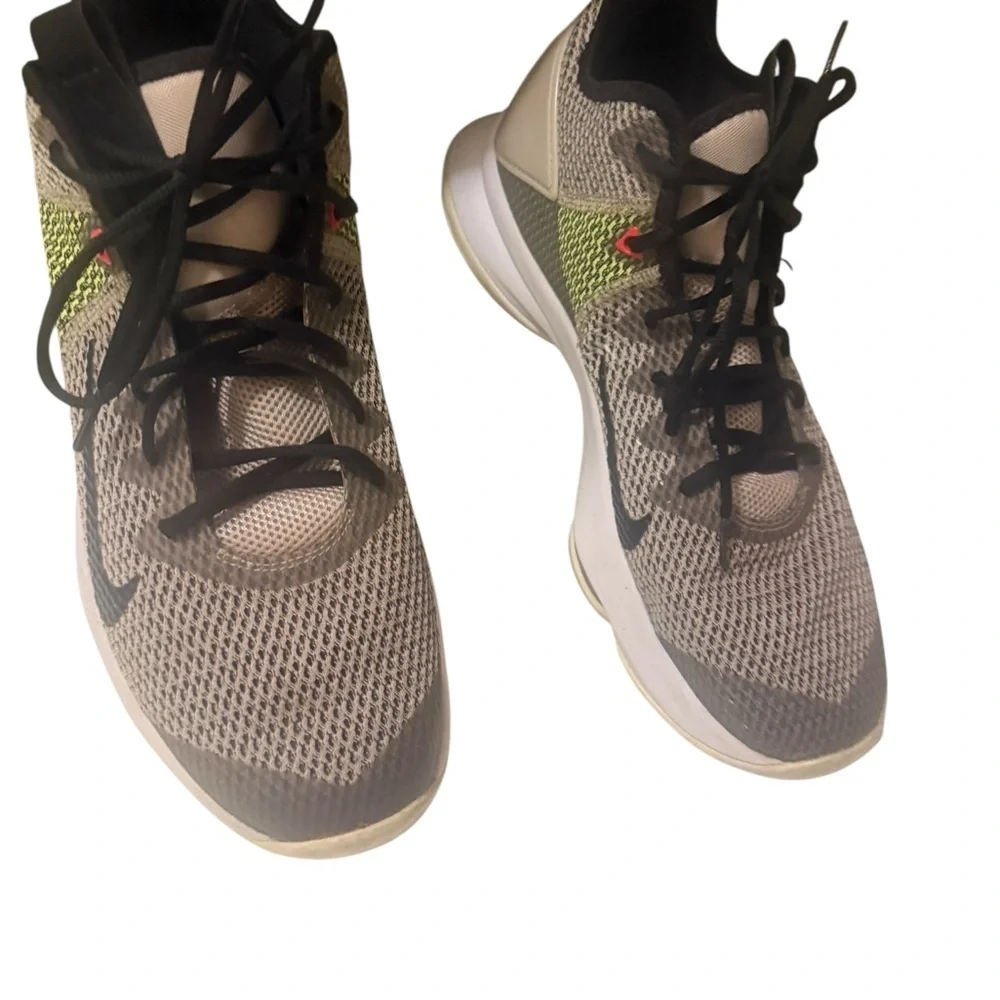 Nike LeBron Witness 4 'String Volt' BV7427-200 in excellent condition